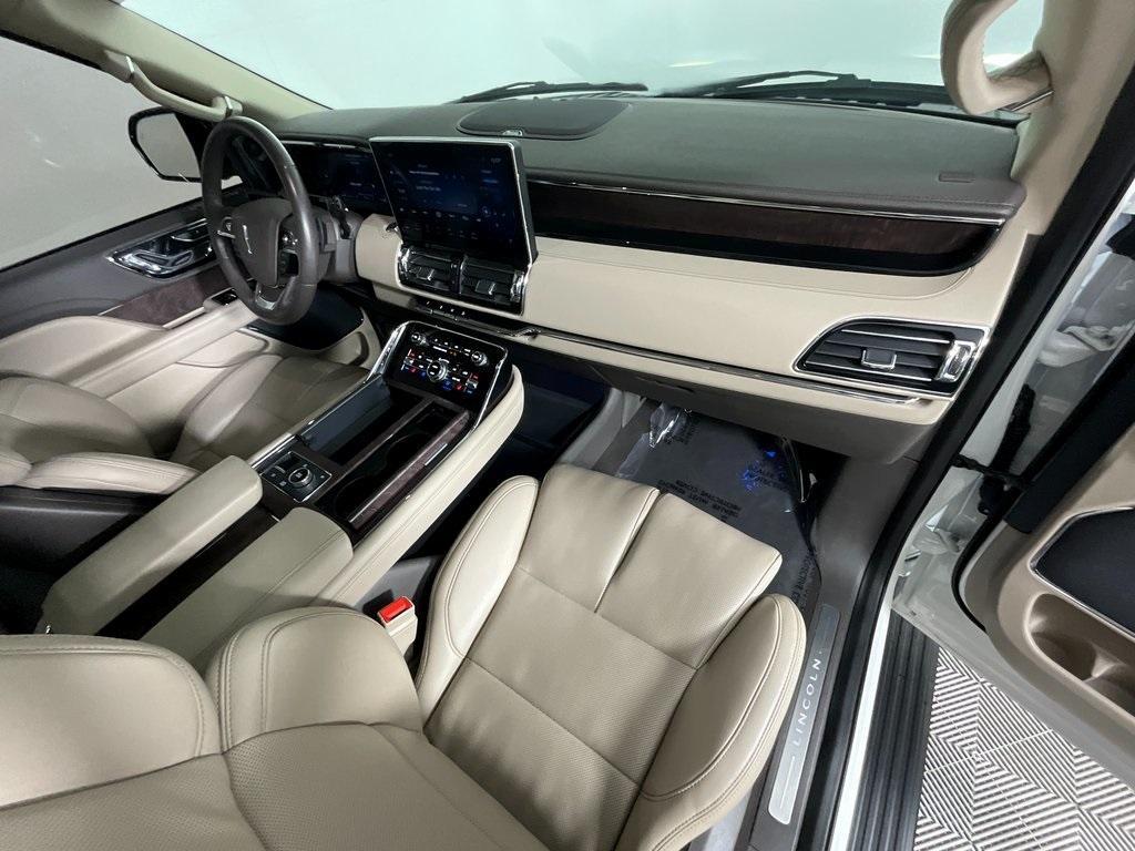 used 2024 Lincoln Navigator car, priced at $67,991
