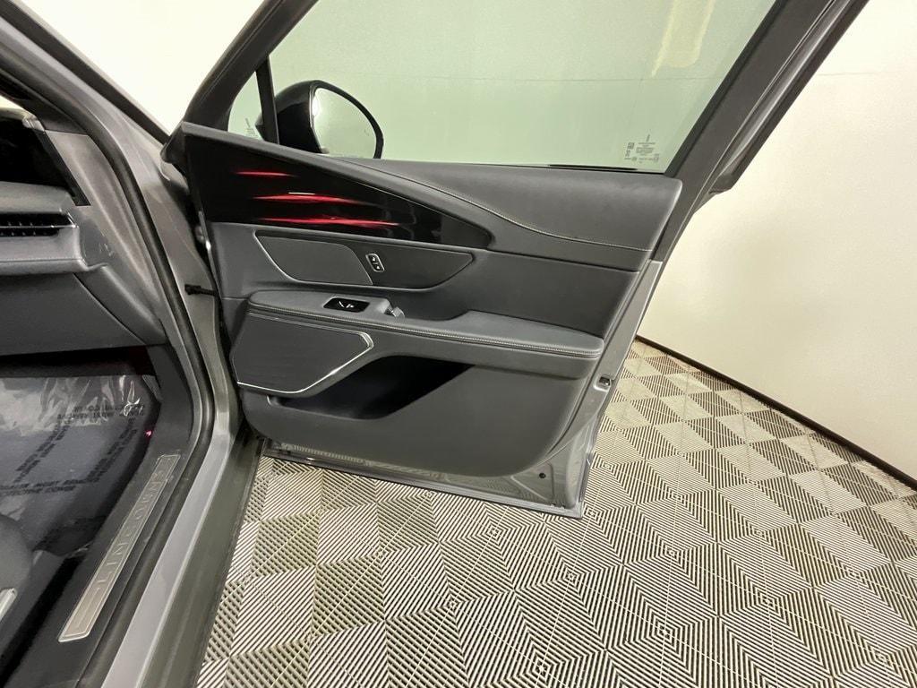 used 2025 Lincoln Nautilus car, priced at $46,811