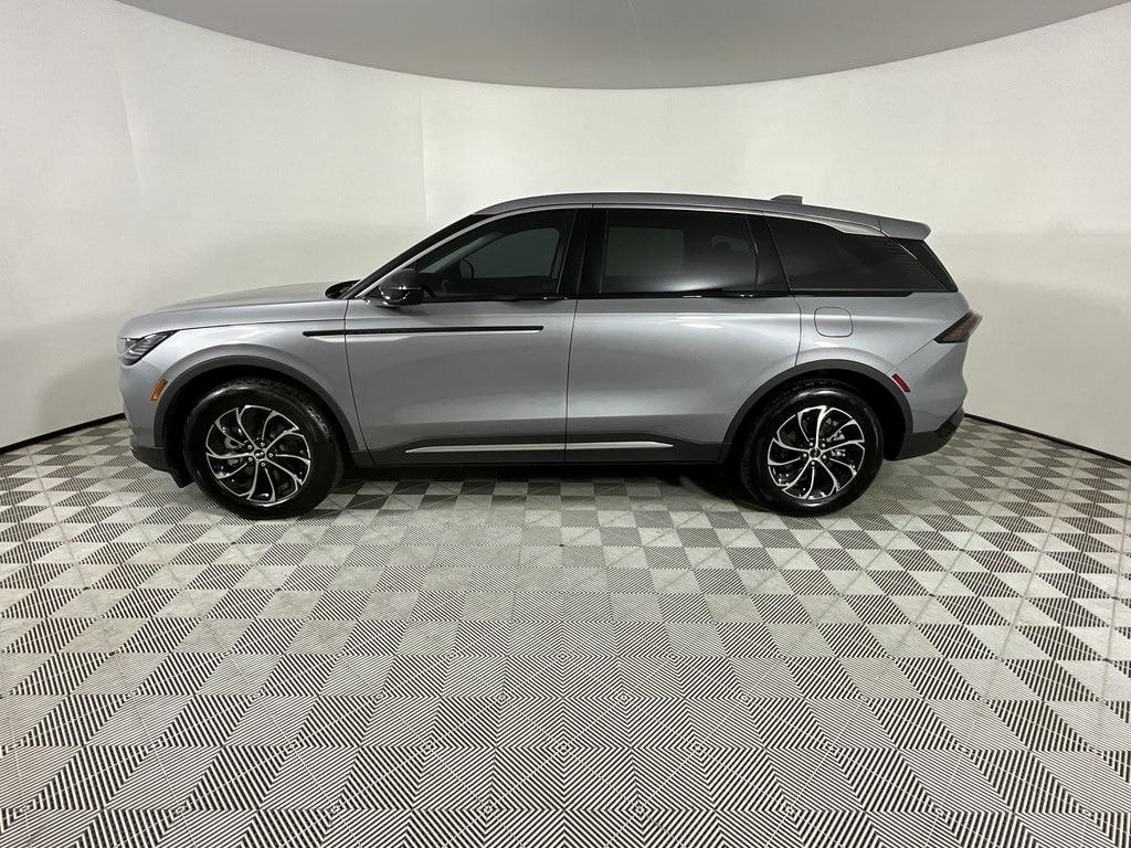 used 2025 Lincoln Nautilus car, priced at $47,611