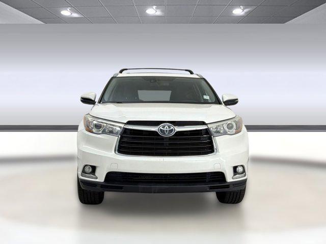 used 2015 Toyota Highlander car, priced at $14,299