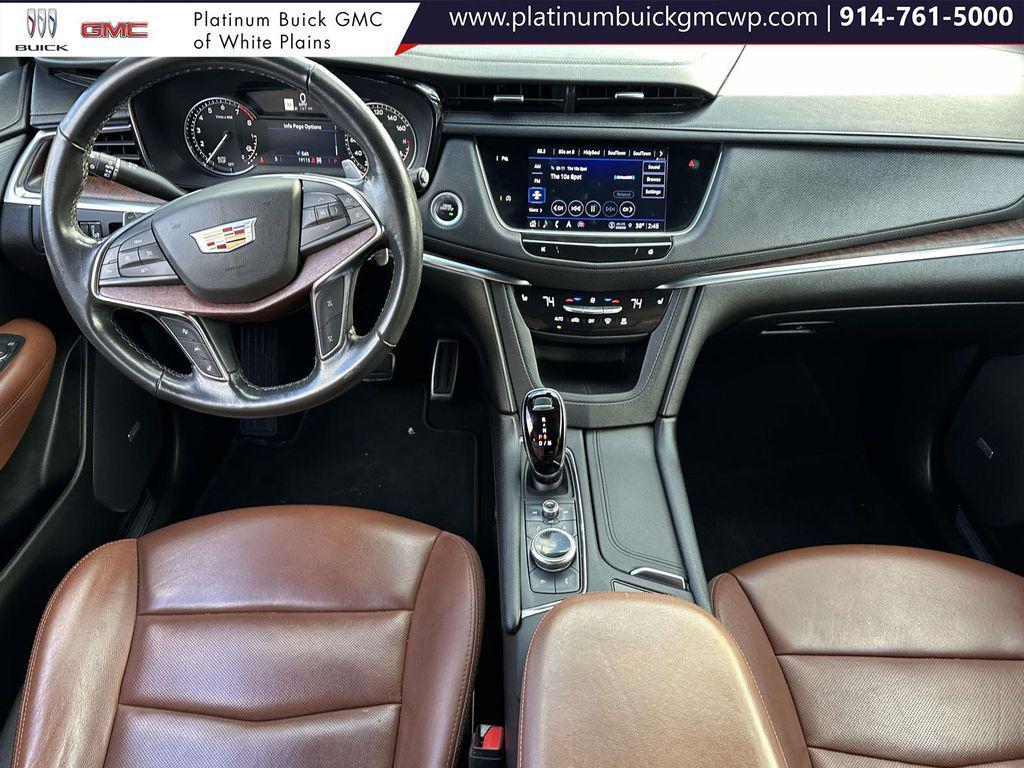 used 2023 Cadillac XT5 car, priced at $33,997