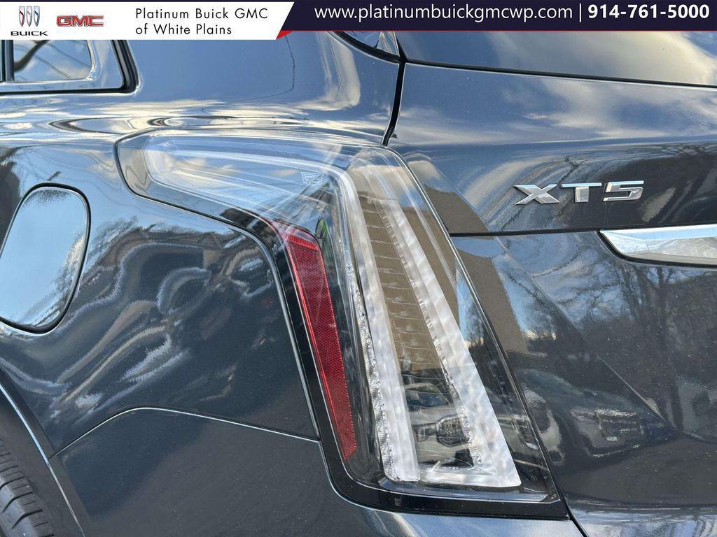 used 2023 Cadillac XT5 car, priced at $33,997