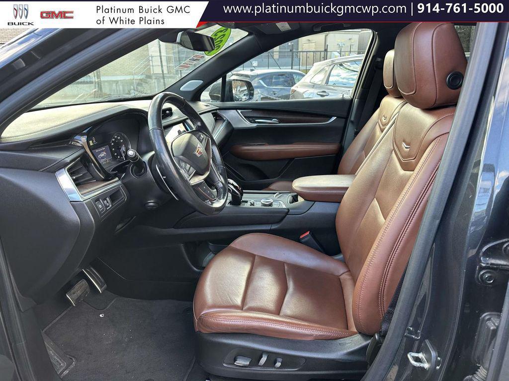 used 2023 Cadillac XT5 car, priced at $33,997