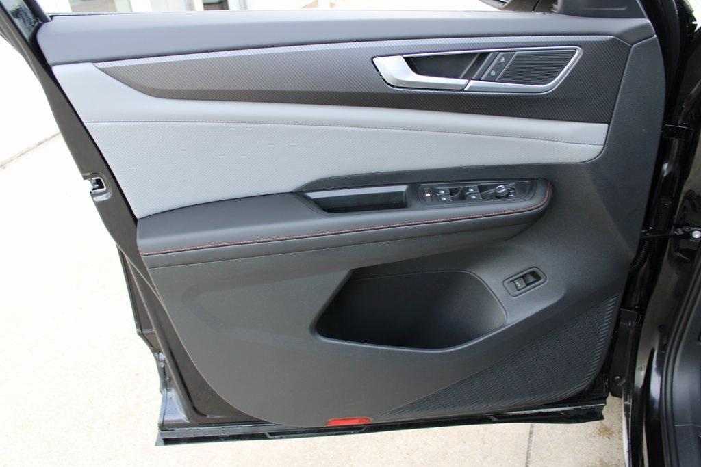 new 2026 Volkswagen Atlas car, priced at $45,522