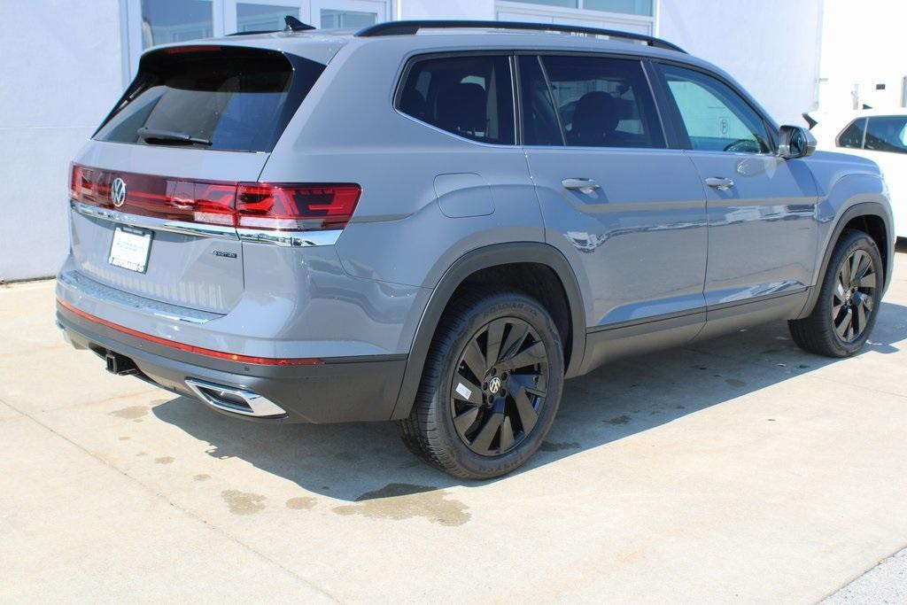 new 2026 Volkswagen Atlas car, priced at $44,122