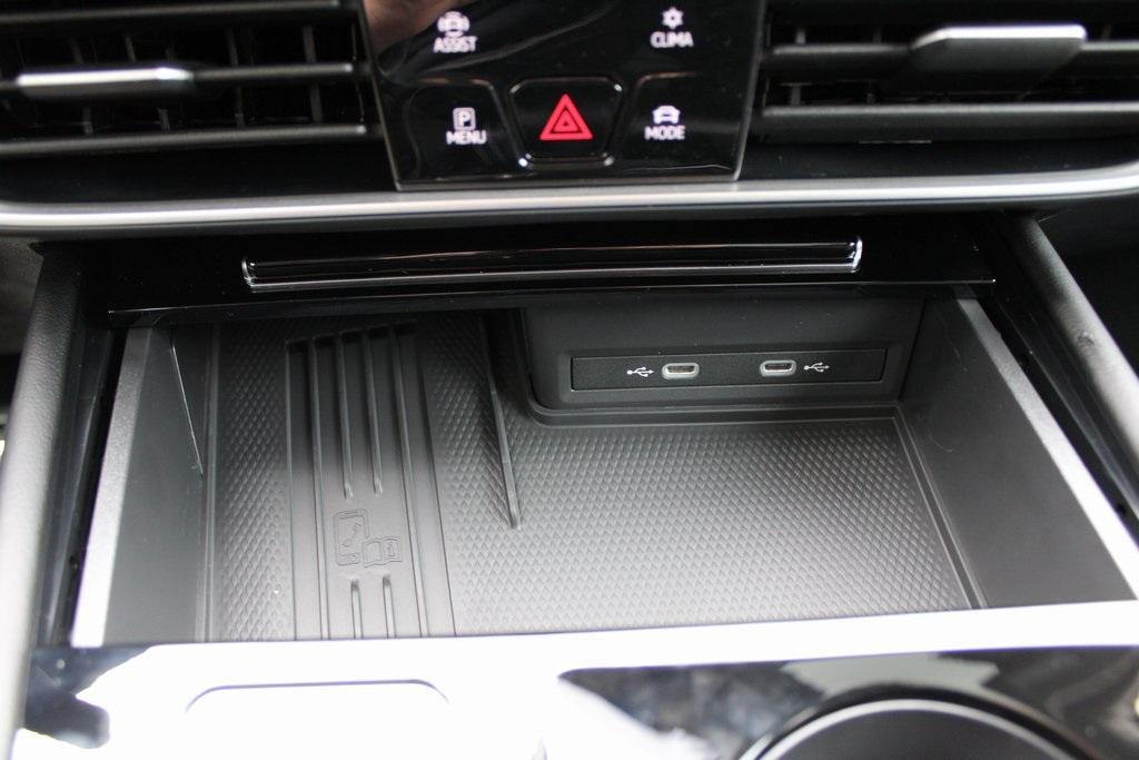 new 2026 Volkswagen Atlas car, priced at $51,876