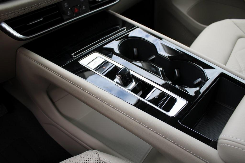 new 2026 Volkswagen Atlas car, priced at $44,122