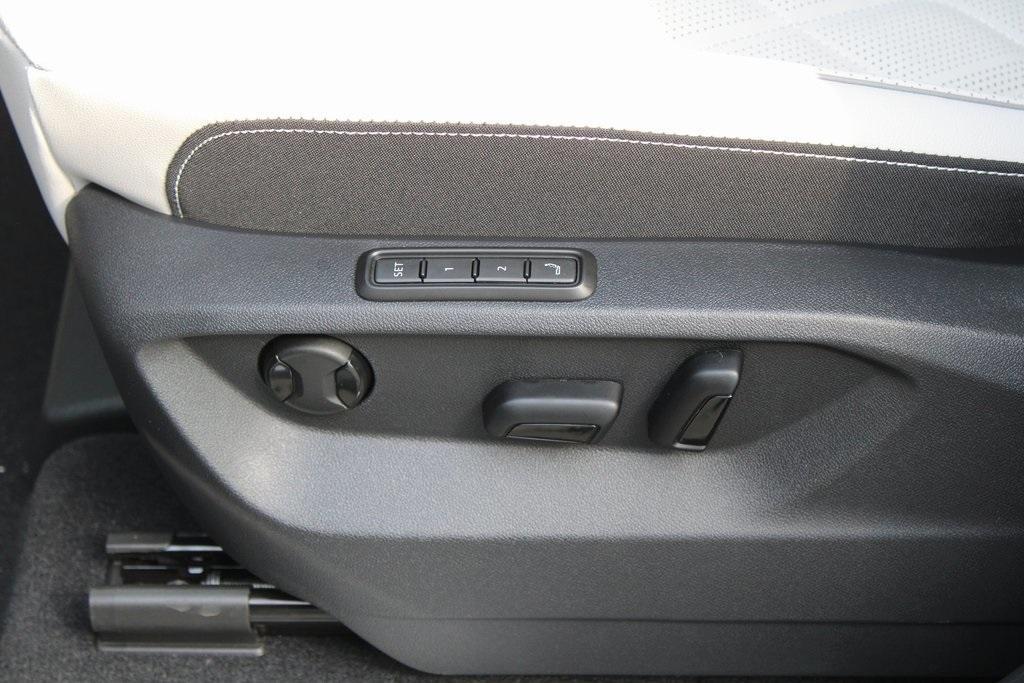 new 2026 Volkswagen Atlas Cross Sport car, priced at $51,664