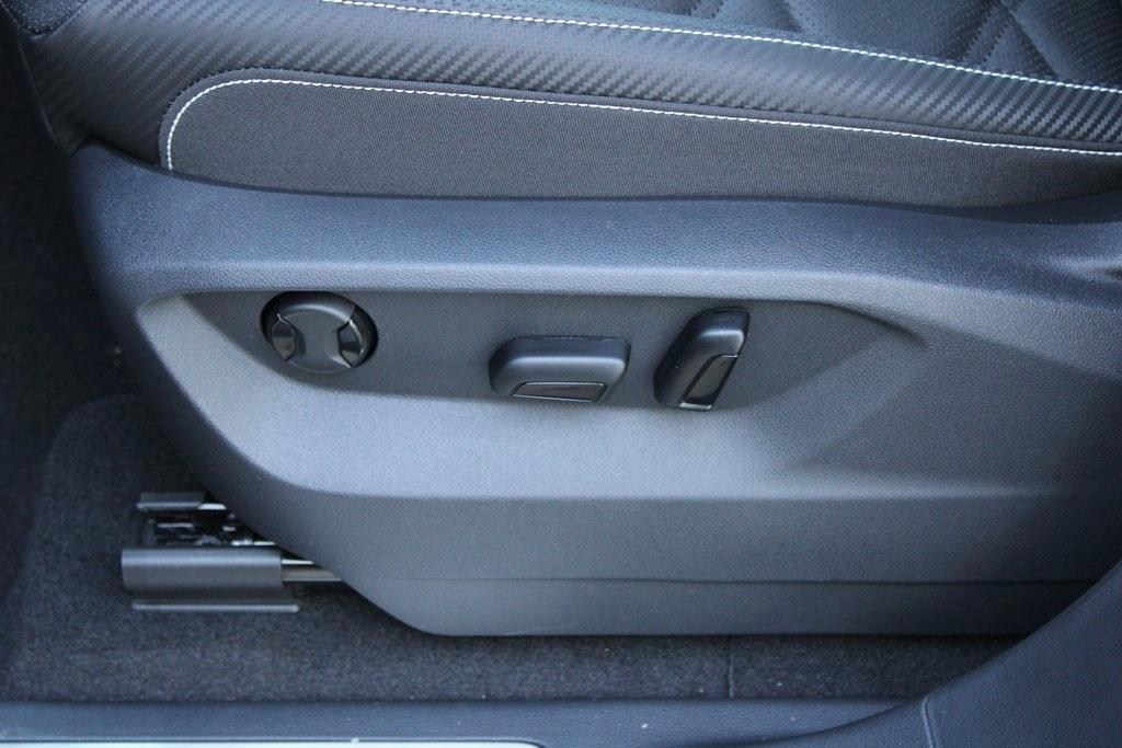 new 2026 Volkswagen Atlas Cross Sport car, priced at $43,589