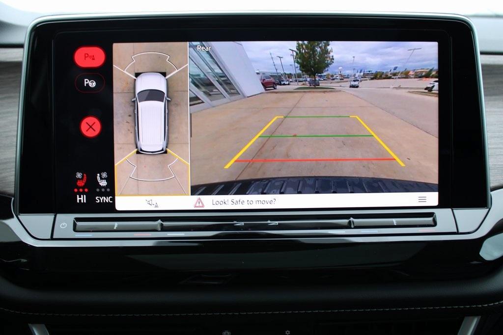 new 2026 Volkswagen Atlas car, priced at $52,306