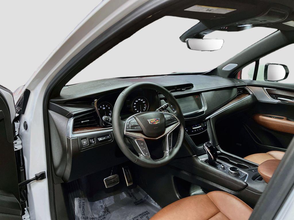 used 2025 Cadillac XT5 car, priced at $43,700