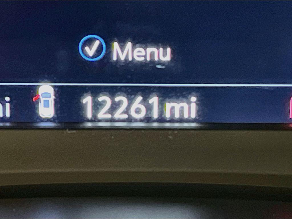 used 2025 Cadillac XT5 car, priced at $40,500