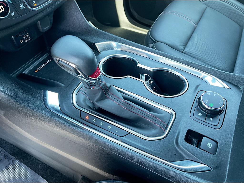 used 2023 Chevrolet Traverse car, priced at $31,600