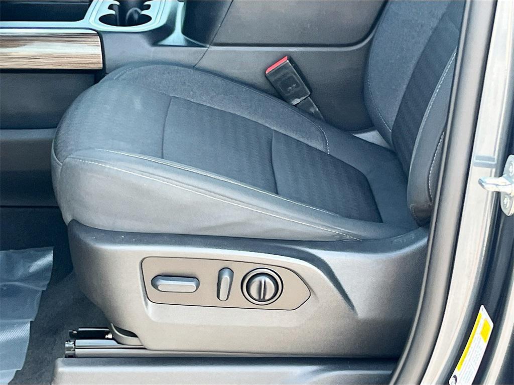 used 2021 Chevrolet Silverado 1500 car, priced at $32,700