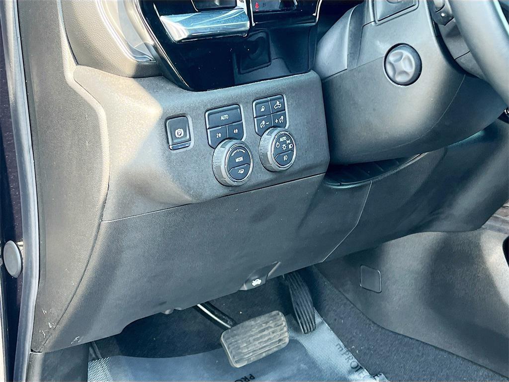 used 2024 Chevrolet Silverado 1500 car, priced at $40,400