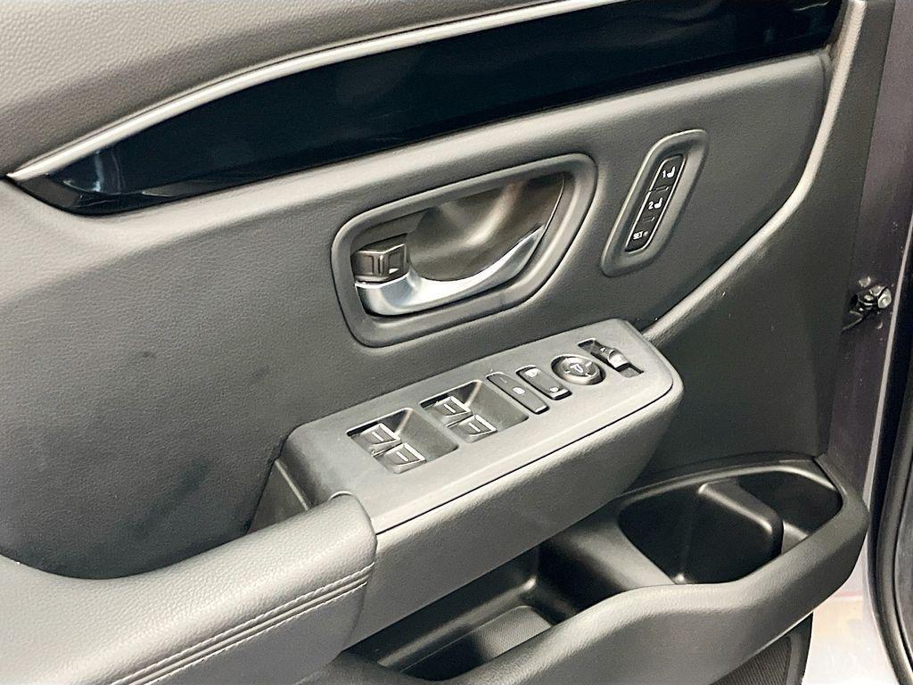 used 2025 Honda Pilot car, priced at $36,800