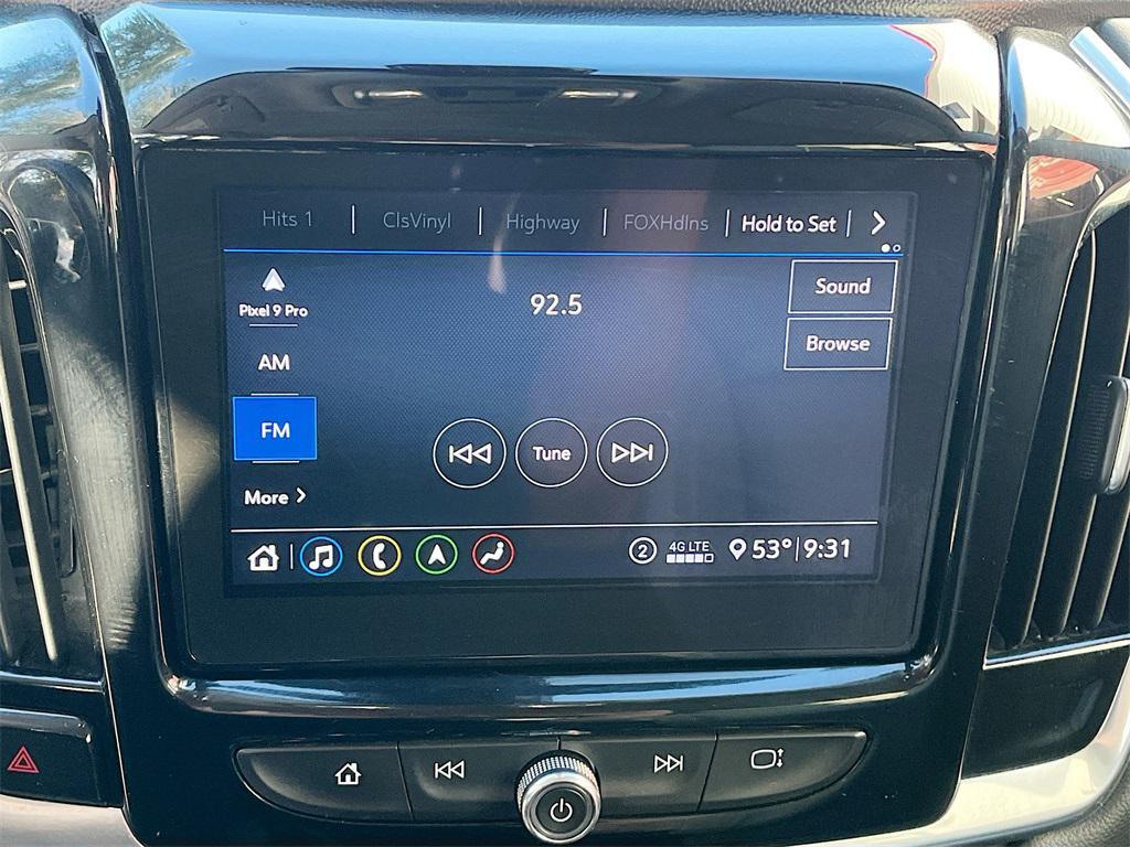 used 2021 Chevrolet Traverse car, priced at $23,400