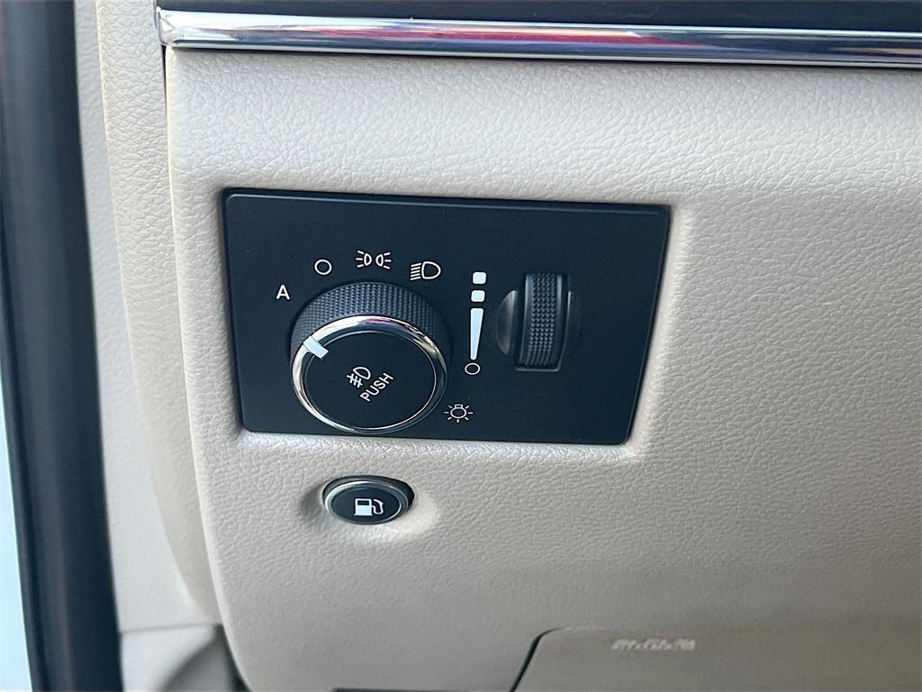 used 2021 Jeep Grand Cherokee car, priced at $19,600