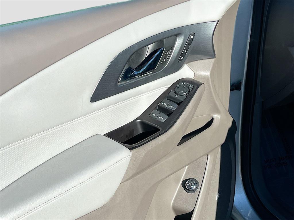 used 2020 Chevrolet Traverse car, priced at $25,300