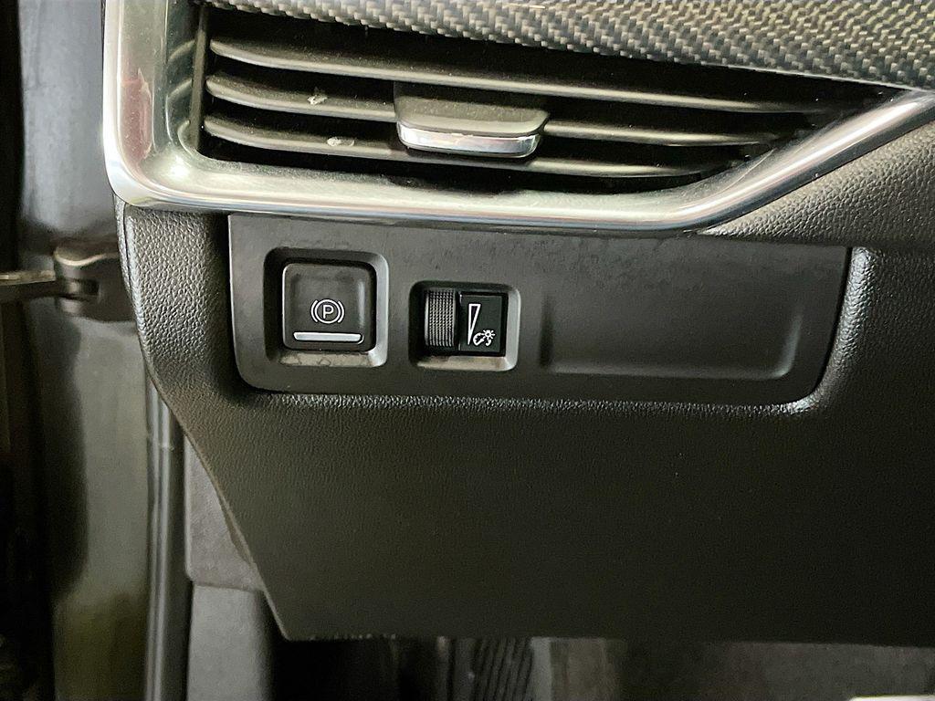 used 2020 Cadillac XT4 car, priced at $20,000