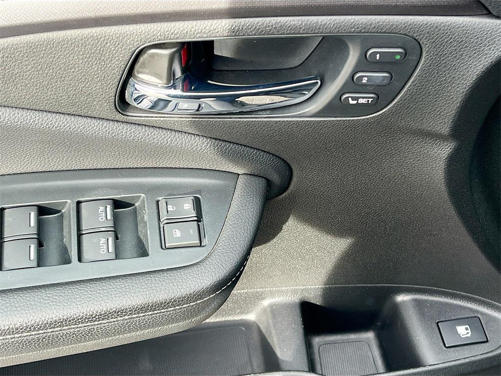 used 2023 Honda Ridgeline car, priced at $25,800