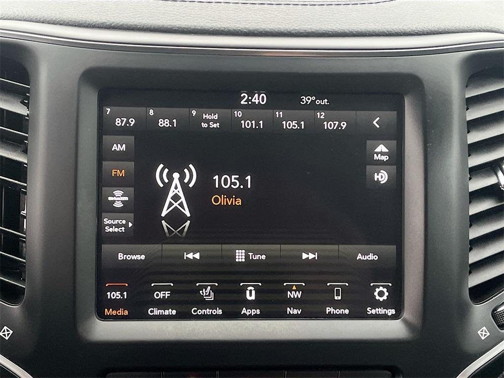 used 2023 Jeep Cherokee car, priced at $18,900