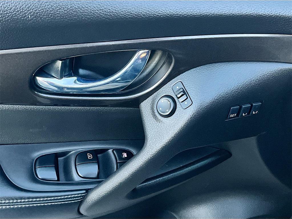 used 2019 Nissan Rogue car, priced at $14,900