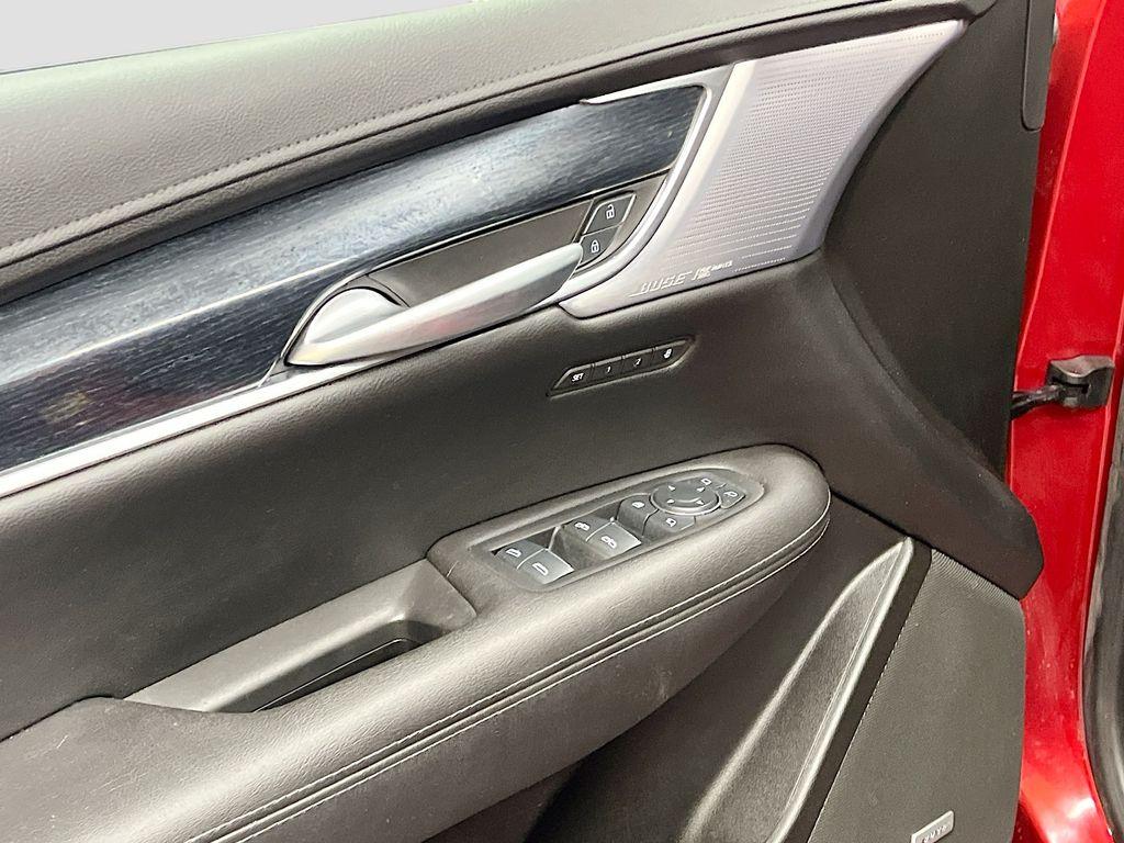 used 2024 Cadillac XT5 car, priced at $31,000