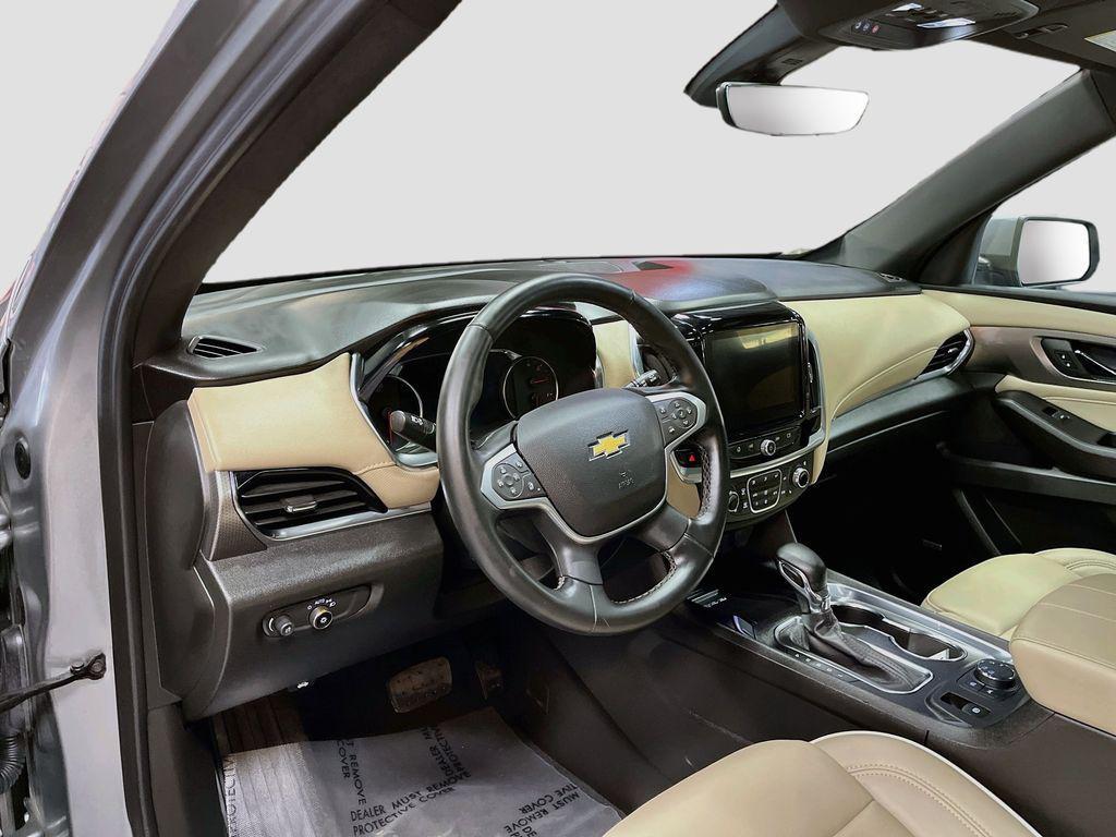 used 2023 Chevrolet Traverse car, priced at $32,700