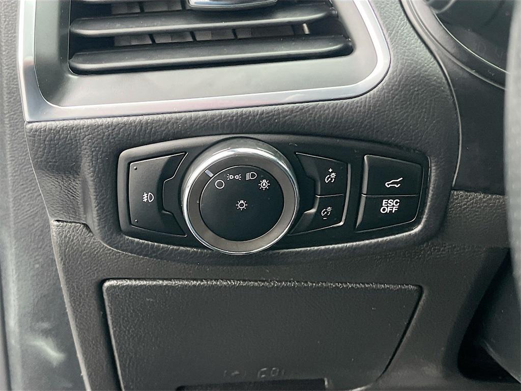 used 2024 Ford Edge car, priced at $32,000