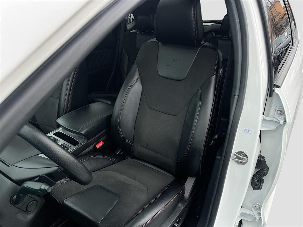 used 2024 Ford Edge car, priced at $32,000