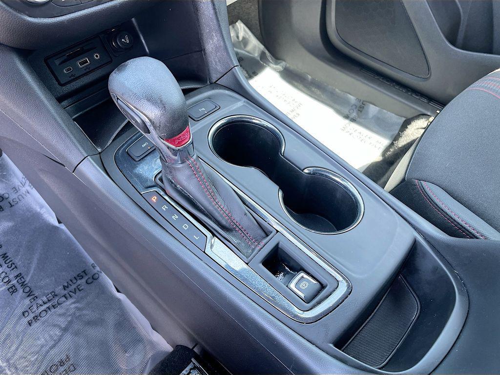 used 2024 Chevrolet Equinox car, priced at $21,700