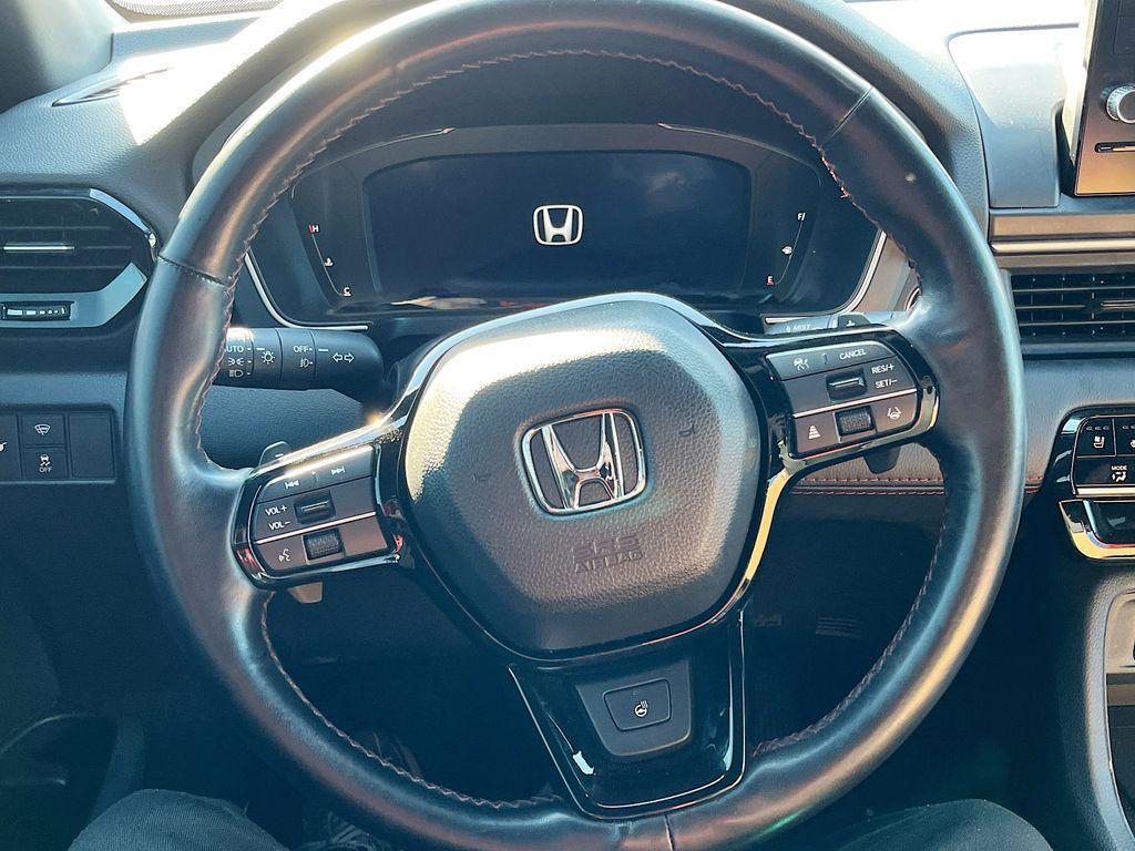 used 2025 Honda Pilot car, priced at $38,500