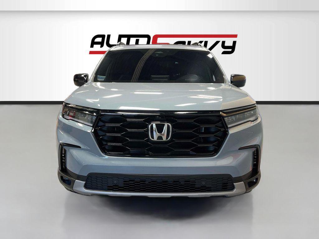 used 2025 Honda Pilot car, priced at $42,400