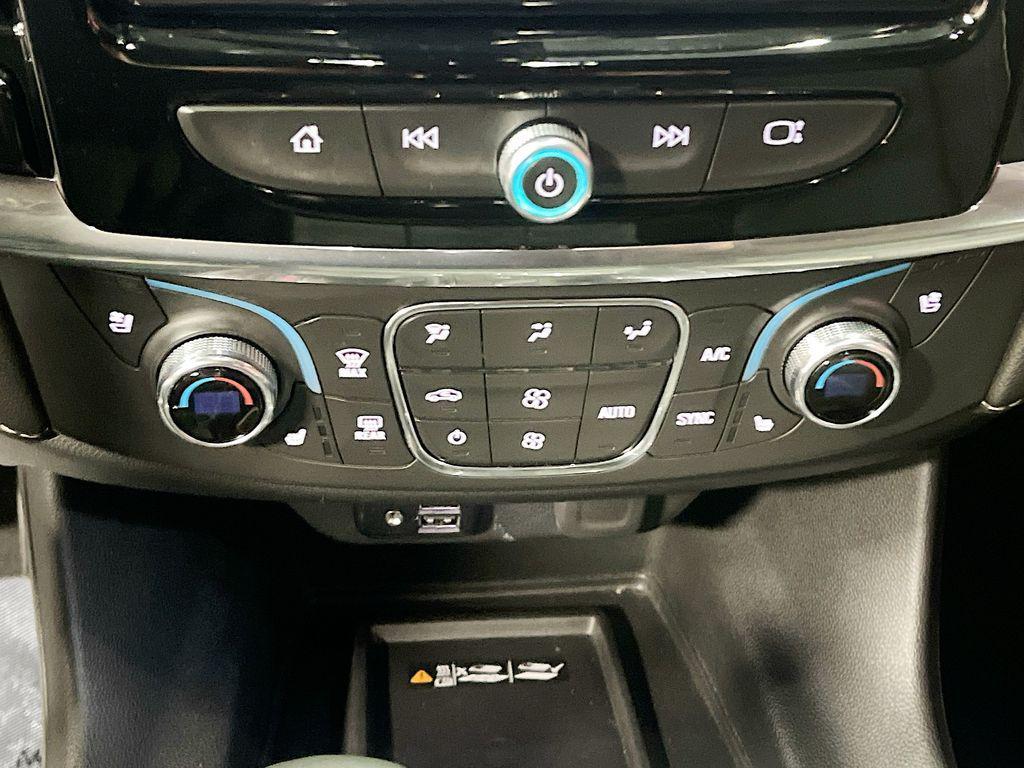 used 2023 Chevrolet Traverse car, priced at $33,300