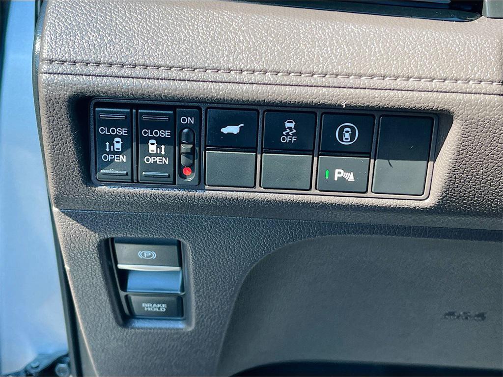 used 2021 Honda Odyssey car, priced at $27,500