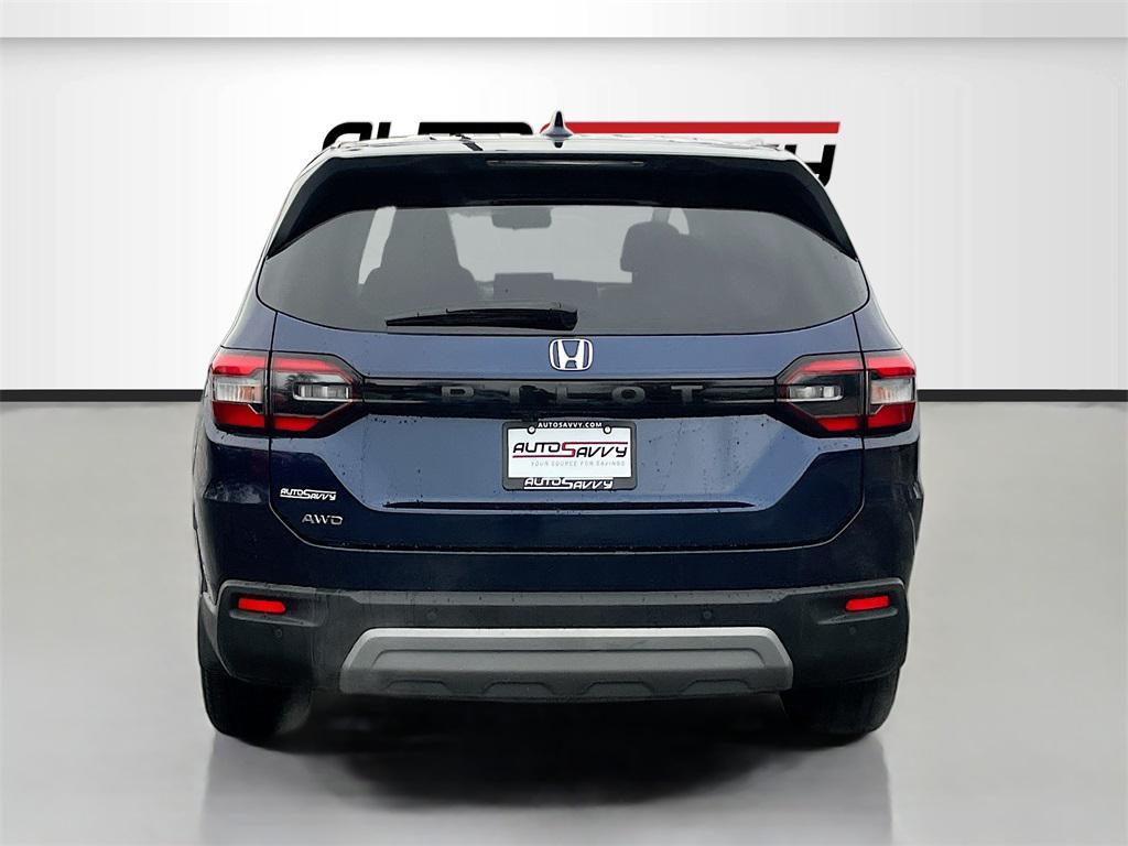 used 2025 Honda Pilot car, priced at $34,100