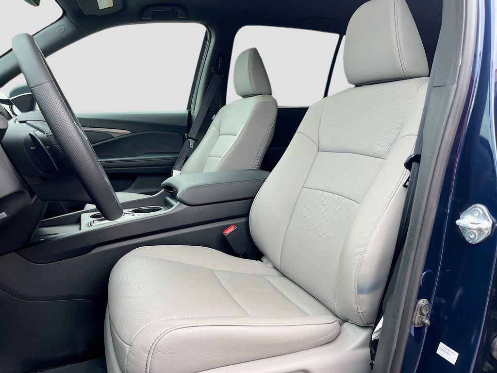 used 2025 Honda Passport car, priced at $31,100