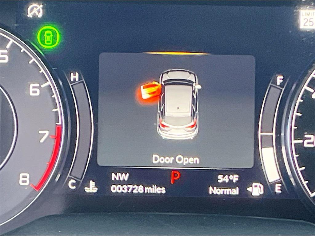 used 2024 Acura RDX car, priced at $33,400