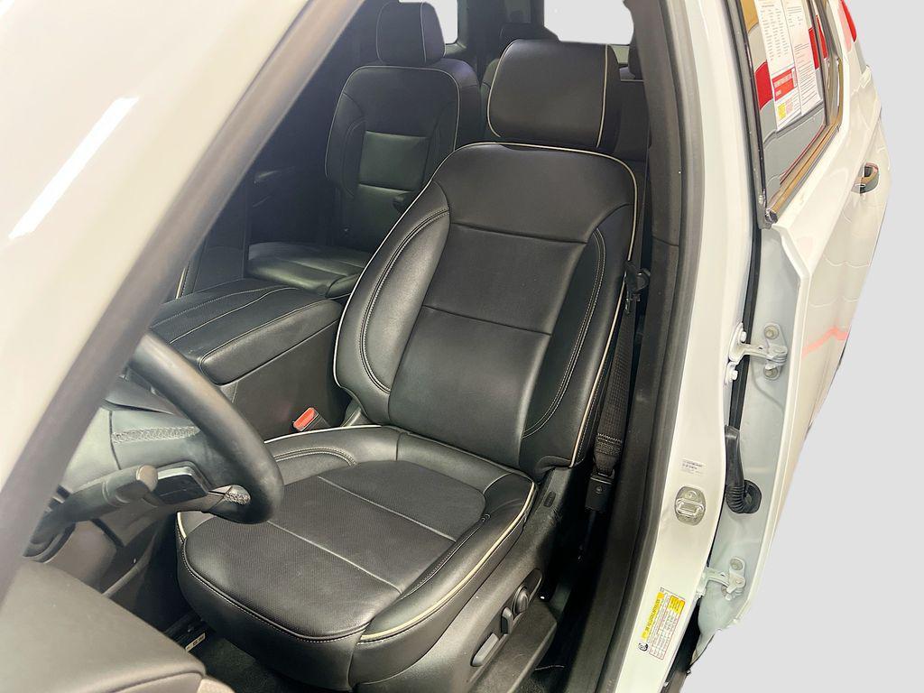 used 2023 Chevrolet Traverse car, priced at $31,000