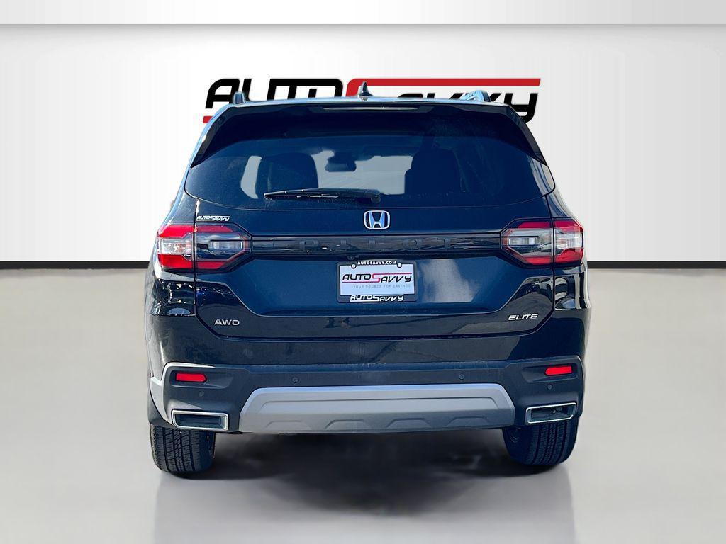 used 2025 Honda Pilot car, priced at $35,400