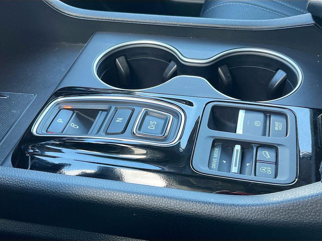 used 2025 Honda Pilot car, priced at $35,400