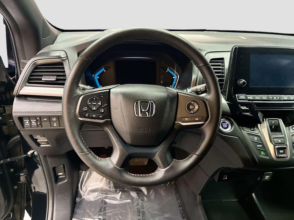 used 2024 Honda Odyssey car, priced at $30,000