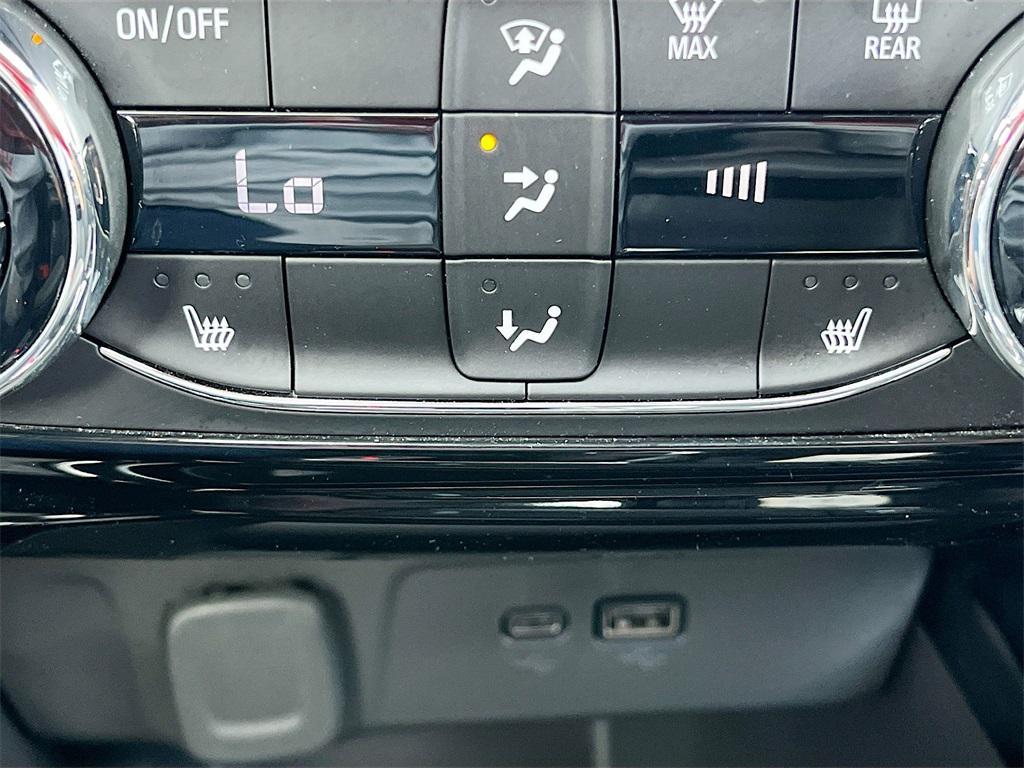 used 2025 Chevrolet Trax car, priced at $18,800