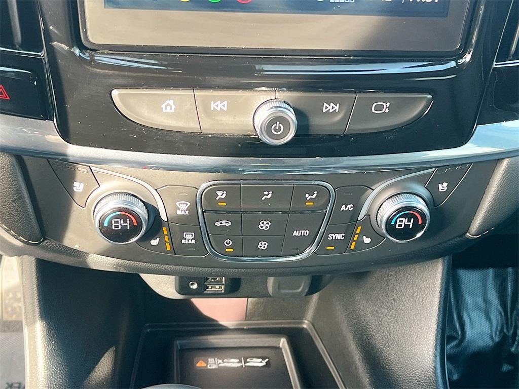 used 2023 Chevrolet Traverse car, priced at $28,900