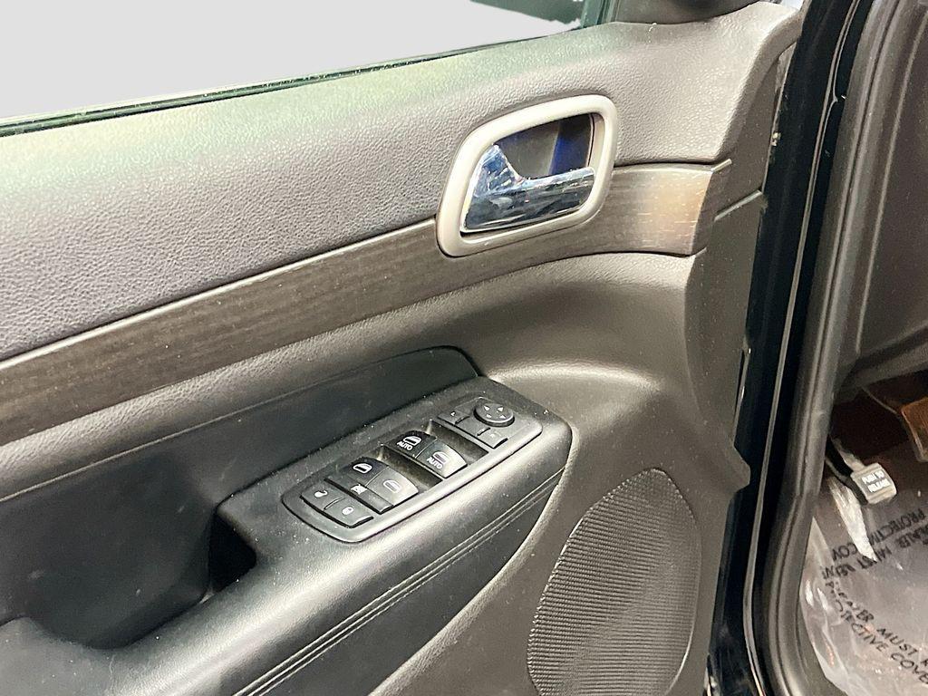 used 2018 Jeep Grand Cherokee car, priced at $13,800