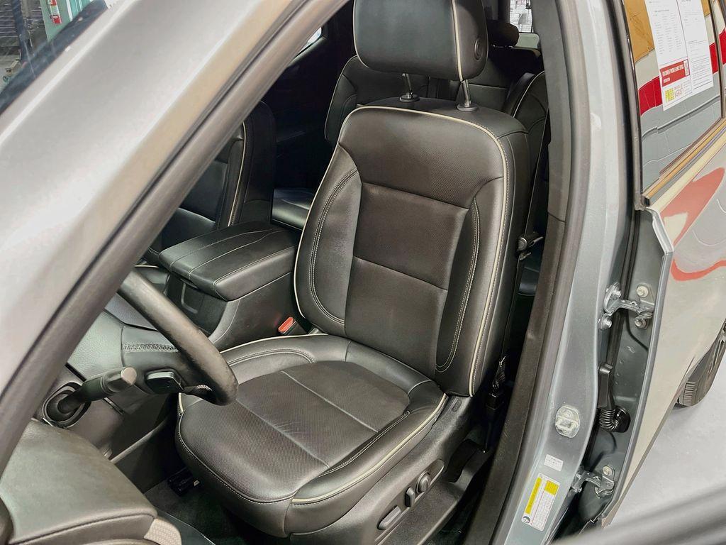 used 2023 Chevrolet Traverse car, priced at $31,800
