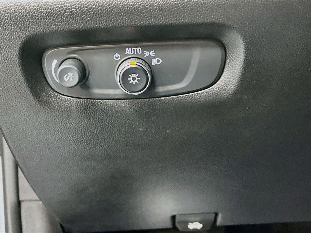 used 2023 Chevrolet Traverse car, priced at $33,000