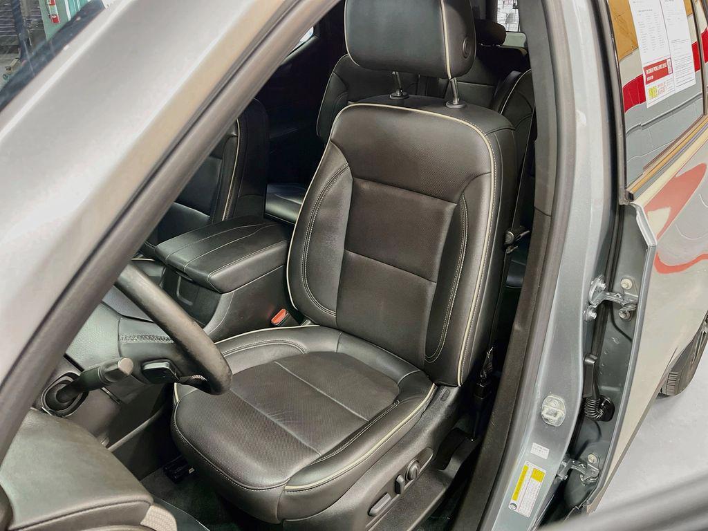 used 2023 Chevrolet Traverse car, priced at $33,000