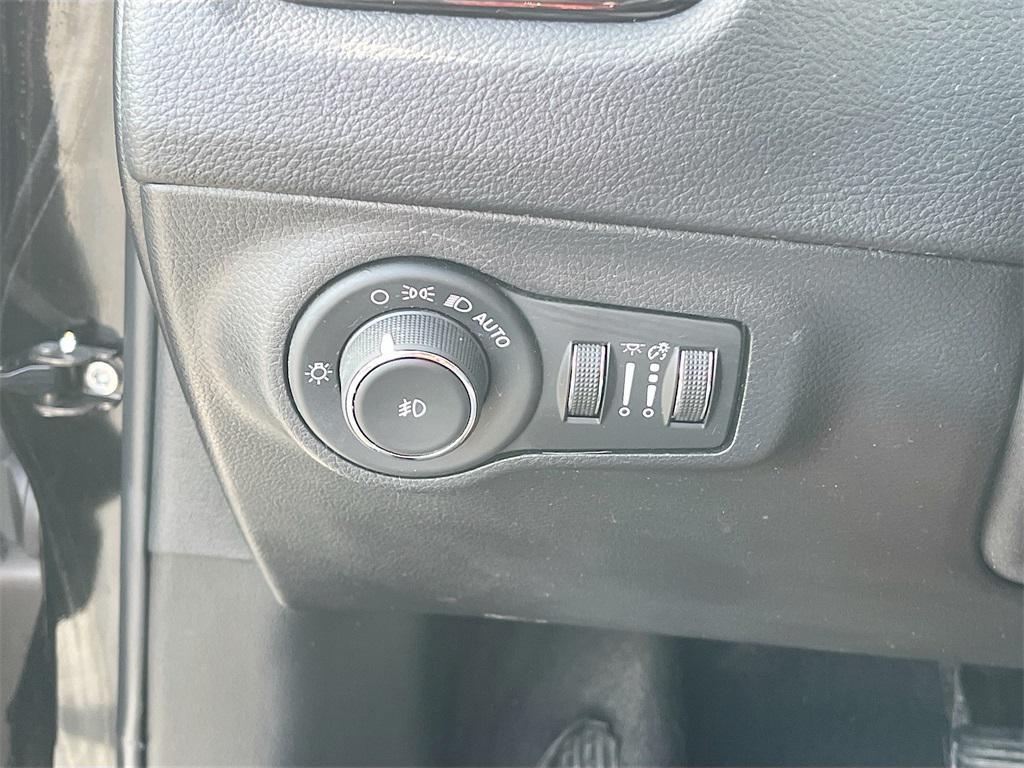 used 2020 Jeep Compass car, priced at $15,900